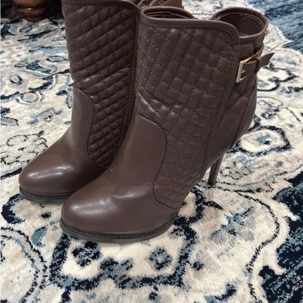Heeled boots